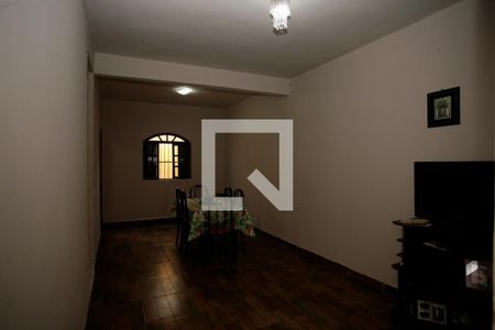 Casa à venda com 360m², 5 quartos e 1 vagaSala