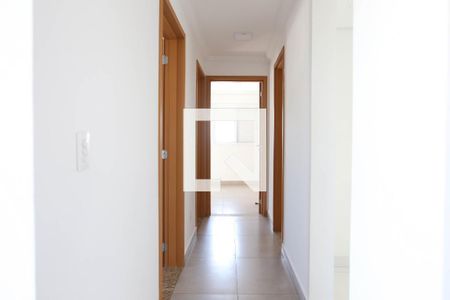 Corredor de apartamento para alugar com 2 quartos, 55m² em Vila Guarani, Mauá