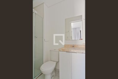 Banheiro de kitnet/studio para alugar com 1 quarto, 27m² em Santana, São Paulo