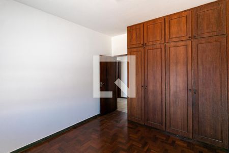 Quarto 1 de casa à venda com 3 quartos, 290m² em Santa Efigênia, Belo Horizonte