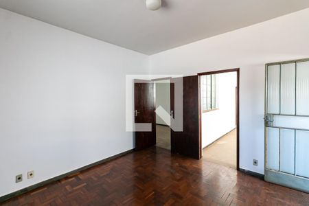 Sala de casa à venda com 3 quartos, 290m² em Santa Efigênia, Belo Horizonte