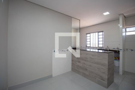 Sala de apartamento para alugar com 2 quartos, 40m² em Qnm, Brasília