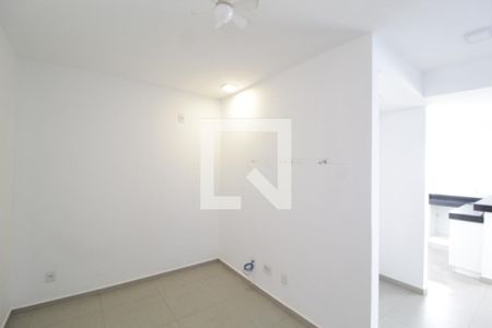 Sala de casa de condomínio para alugar com 3 quartos, 82m² em Granja Marileusa, Uberlândia