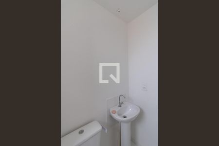 Banheiro da Suíte de apartamento para alugar com 2 quartos, 44m² em Vila das Bandeiras, Guarulhos