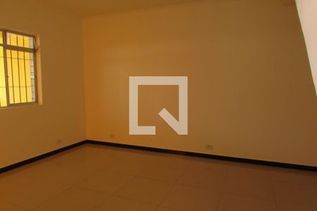 Sala de casa para alugar com 3 quartos, 150m² em Jardim das Vertentes, São Paulo