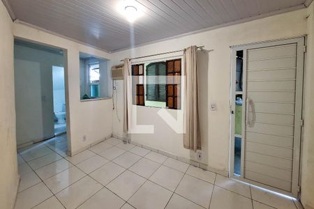 Sala/Quarto de casa para alugar com 1 quarto, 50m² em Piratininga, Niterói