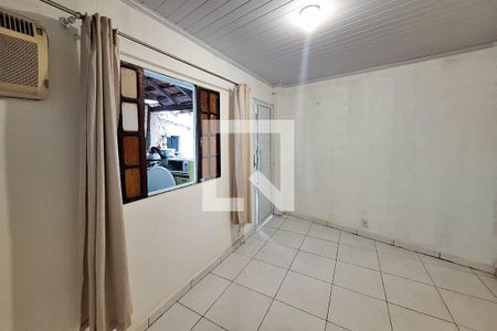 Sala/Quarto de casa para alugar com 1 quarto, 50m² em Piratininga, Niterói