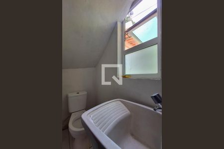 Banheiro de casa para alugar com 1 quarto, 50m² em Piratininga, Niterói