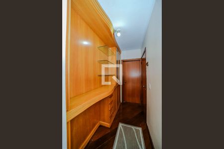 Hall de entrada de apartamento à venda com 3 quartos, 107m² em Higienópolis, Porto Alegre