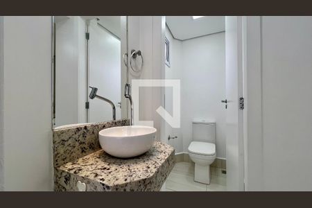 Lavabo de casa para alugar com 3 quartos, 235m² em Vila Pompéia, São Paulo