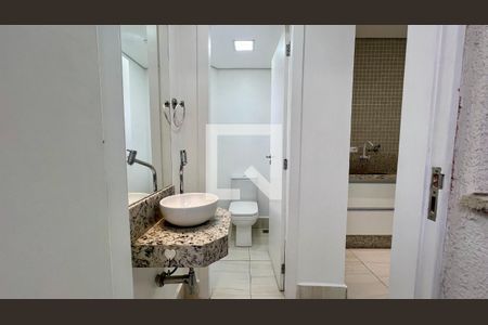 Lavabo de casa para alugar com 3 quartos, 120m² em Vila Pompéia, São Paulo