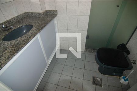 Banheiro de apartamento à venda com 2 quartos, 70m² em Ribeira, Rio de Janeiro