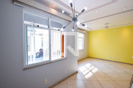 Sala de casa de condomínio à venda com 3 quartos, 210m² em Todos Os Santos, Rio de Janeiro