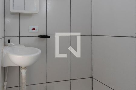 Banheiro de kitnet/studio para alugar com 1 quarto, 20m² em Jardim Sao Francisco de Assis, São Paulo