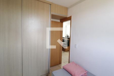 Quarto 2 de apartamento para alugar com 2 quartos, 45m² em Aclimação, Uberlândia