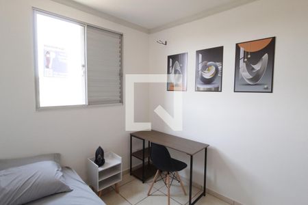 Quarto 2 de apartamento para alugar com 2 quartos, 45m² em Aclimação, Uberlândia