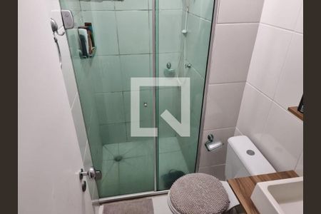 Banheiro de apartamento à venda com 3 quartos, 52m² em Santos Dumont, São Leopoldo