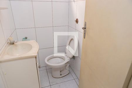 Lavabo de casa para alugar com 3 quartos, 142m² em Parque Císper, São Paulo