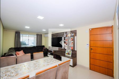 Sala de casa à venda com 2 quartos, 270m² em Jardim Santa Edwirges, Guarulhos