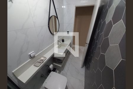 Banheiro de apartamento para alugar com 1 quarto, 71m² em Centro, São Vicente