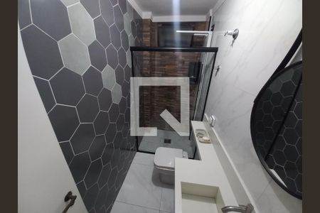 Banheiro de apartamento para alugar com 1 quarto, 71m² em Centro, São Vicente