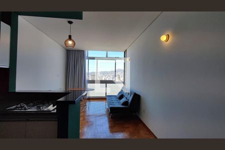 Sala - cozinha americana de apartamento para alugar com 1 quarto, 58m² em Santo Agostinho, Belo Horizonte