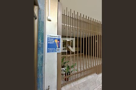 Apartamento para alugar com 144m², 4 quartos e 1 vaga Apartamento para alugar com 144m², 4 quartos e 1 vagaFachada com cartaz QA