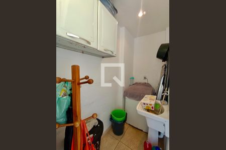 Apartamento para alugar com 144m², 4 quartos e 1 vaga Apartamento para alugar com 144m², 4 quartos e 1 vagaLavanderia