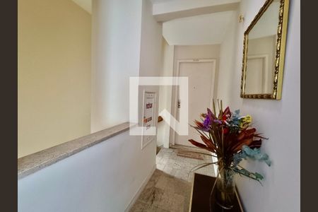 Apartamento para alugar com 144m², 4 quartos e 1 vaga Apartamento para alugar com 144m², 4 quartos e 1 vagaHall