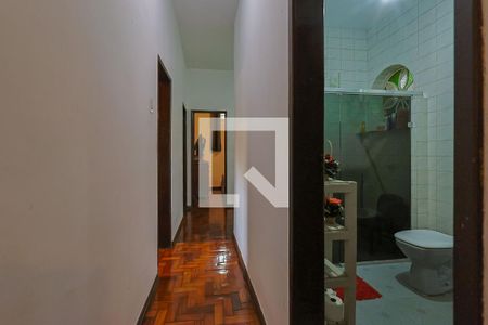 Corredor  de casa à venda com 6 quartos, 300m² em Padre Eustáquio, Belo Horizonte