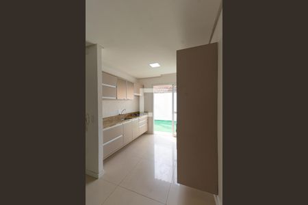 Cozinha de casa de condomínio à venda com 2 quartos, 52m² em São José, Canoas