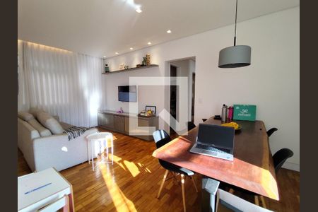 Sala de apartamento à venda com 3 quartos, 105m² em Santo Antônio, Belo Horizonte