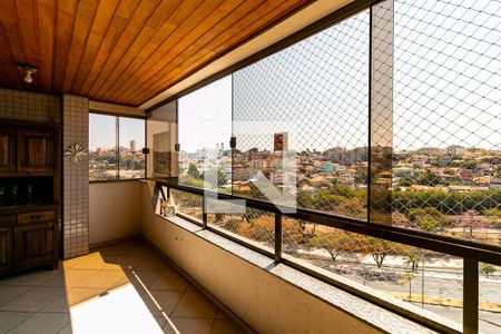 Varanda Sala de apartamento para alugar com 4 quartos, 153m² em Santa Efigênia, Belo Horizonte