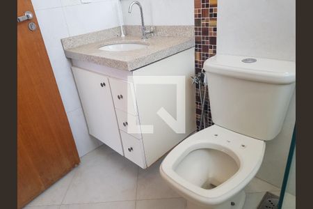 Banheiro do Quarto 1 de apartamento para alugar com 3 quartos, 100m² em Parque Recreio, Contagem