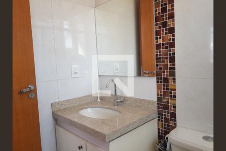 Banheiro do Quarto 1 de apartamento para alugar com 3 quartos, 100m² em Parque Recreio, Contagem