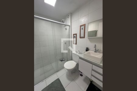 Banheiro de apartamento para alugar com 2 quartos, 52m² em Conjunto Habitacional Brás Cubas, Mogi das Cruzes