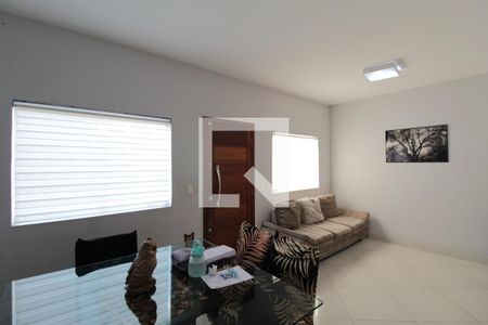 Sala de casa de condomínio para alugar com 3 quartos, 116m² em Santa Branca, Belo Horizonte