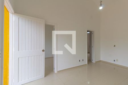 Sala de casa de condomínio à venda com 2 quartos, 50m² em Rio Branco, Canoas