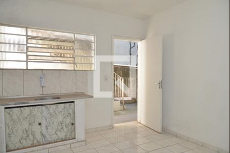 Sala/Cozinha de casa para alugar com 1 quarto, 44m² em Vila Apiai, Santo André