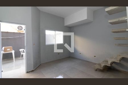 Sala de casa de condomínio para alugar com 3 quartos, 125m² em Parque Boturussu, São Paulo