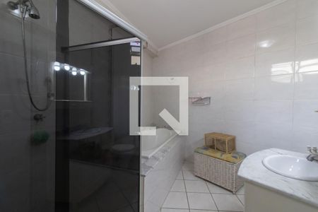 Banheiro de casa à venda com 3 quartos, 120m² em Gopouva, Guarulhos