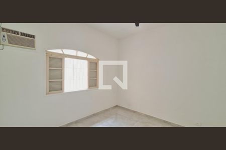 Quarto de casa para alugar com 2 quartos, 130m² em Maracanã, Praia Grande