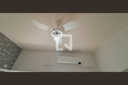 Detalhe da sala de casa para alugar com 2 quartos, 130m² em Maracanã, Praia Grande