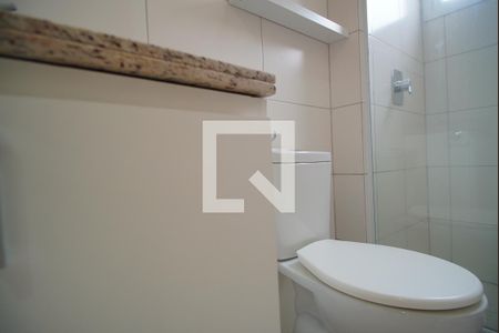 Banheiro da Suíte de apartamento à venda com 2 quartos, 64m² em Independência, Porto Alegre