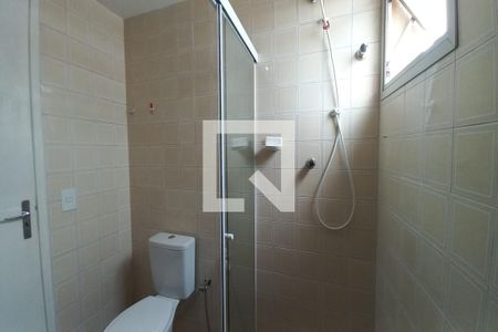 Banheiro de apartamento à venda com 1 quarto, 54m² em Centro, Campinas