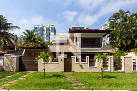 Fachada de casa de condomínio à venda com 4 quartos, 420m² em Barra da Tijuca, Rio de Janeiro