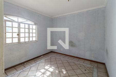 Quarto 1 de casa para alugar com 5 quartos, 200m² em Heliópolis, Belo Horizonte