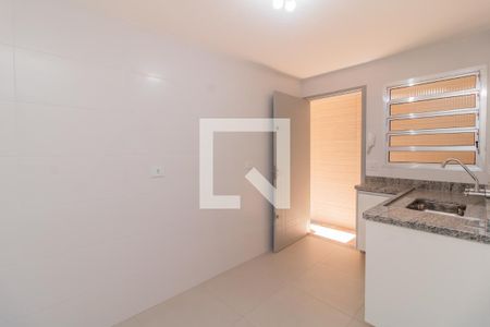 Cozinha de casa para alugar com 1 quarto, 23m² em Vila Paulistania, São Paulo