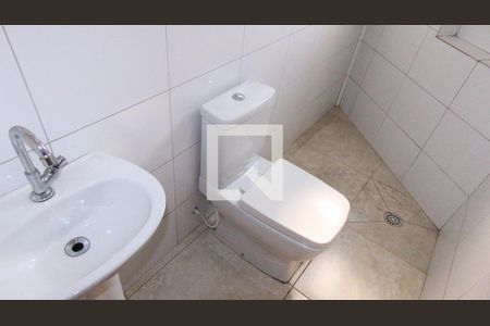 Banheiro de apartamento para alugar com 1 quarto, 40m² em Capão do Embira, São Paulo