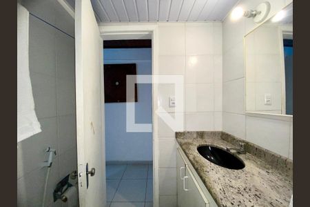 Banheiro de apartamento para alugar com 1 quarto, 50m² em Barra, Salvador